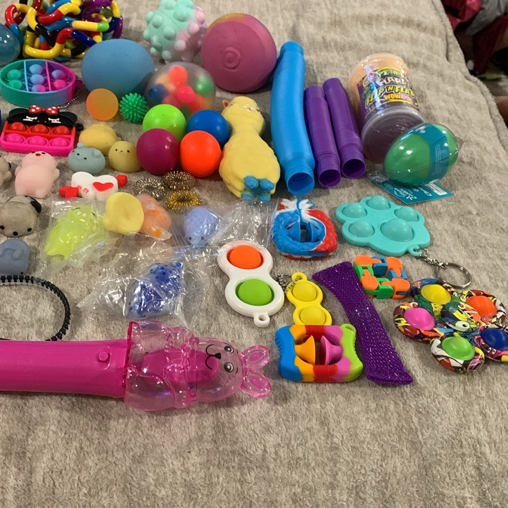 Fidgets - Picture 2 of 3